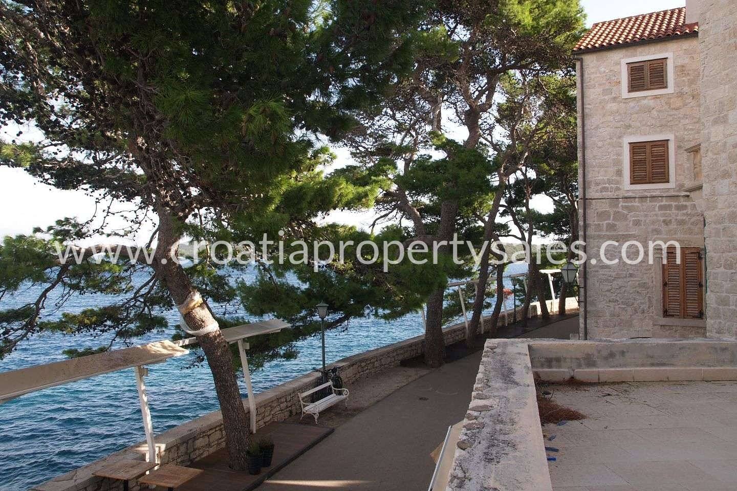 Korcula old stone house for sale 3072