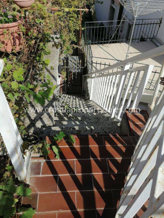 Split house for sale 3811 Croatia Property Sales