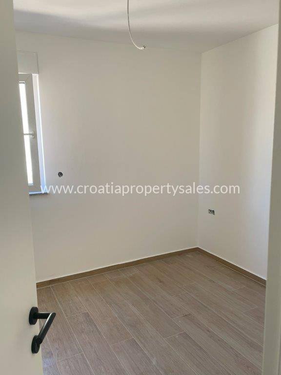 Makarska apartment for sale 4470 Croatia Property Sales